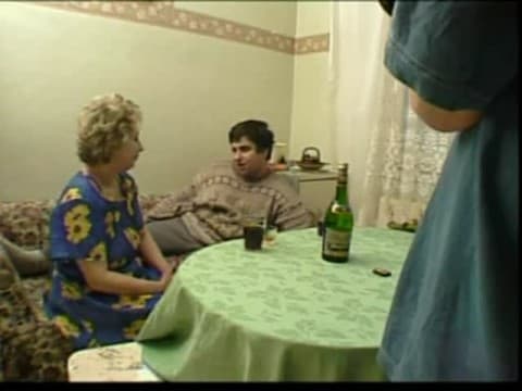 Fetter junger Typ fickt reife Frau bei Granny Porn
