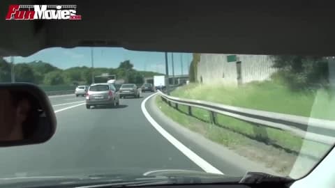 MILF fickt vor ihrem betrogenen Ehemann