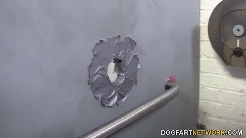Sie will diesen unbekannten Schwanz lutschen