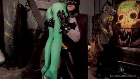 Batmann und Poison Ivy werden ficken