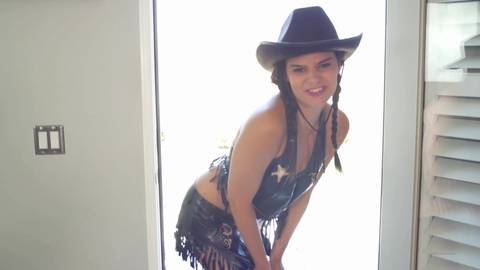 Violet Starr fickt sich mit ihren Lieblings-Sextoys