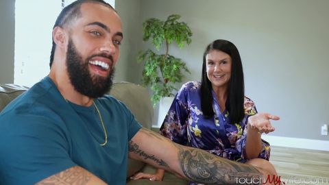James Angel leckt die geile Sienna Rae richtig durch